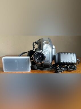 Panasonic PV-L353D VHS-C Tape 700x Digital Zoom Palmcorder Camcorder Recorder